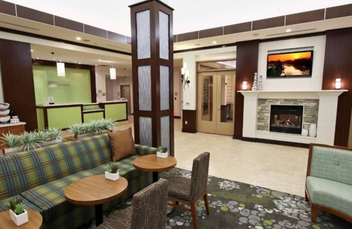 Covington Hotel | Room with 2 Queen Beds Close to Covington Sights – Prime Location & Pet-Friendly