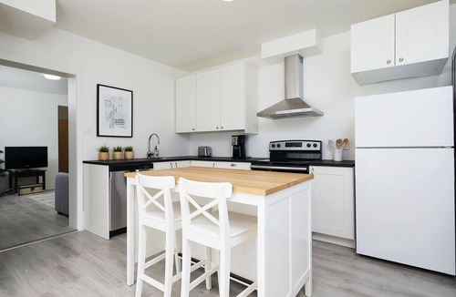 La Petite-Patrie Apartment | Rosemont Oasis 1BR 2BA near Metro