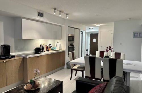 Wellington Place Apartment | Royal Corner Suite