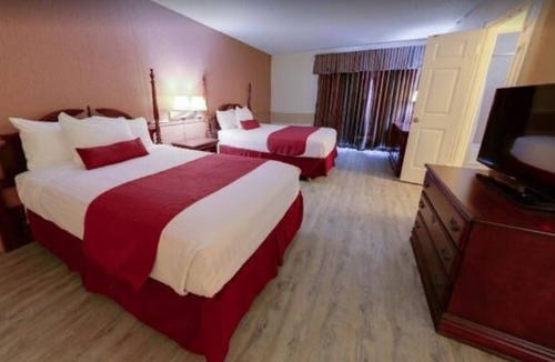 Lobdell/Woodale Hotel | Royal Suites