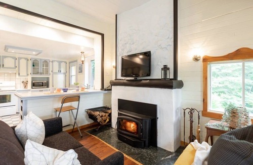 St-Adolphe-d'Howard House | Rustic charm, lake/beach access