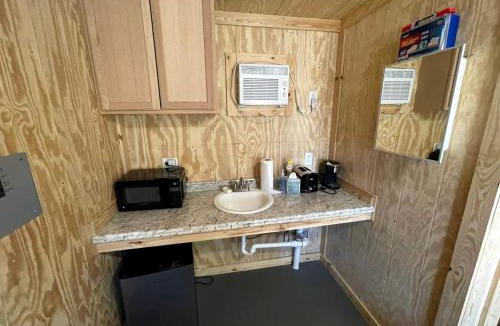 Jacksboro House | Rustic Cabin for Memorable Glamping Experience in Jacksboro, Texas