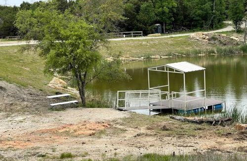 Jacksboro House | Rustic Cabin for Memorable Glamping Experience in Jacksboro, Texas