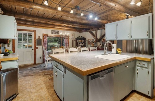 Rudy House | Rustic Cabin with Modern Comfort – The Cuddly Cow in Rudy, AR