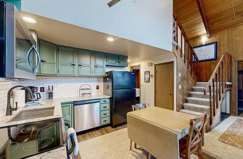 Alyeska Ski Chalet | Rustic chalet w/ sauna, views, near the slopes