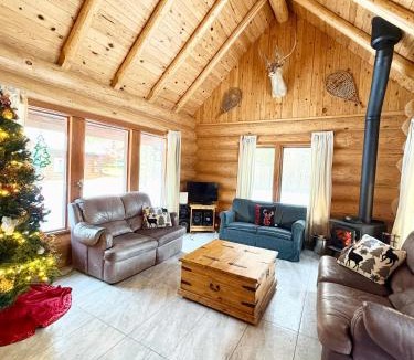 Trois-Rives House | Rustic Log Chalet in Nature - Chalet Le Melisse