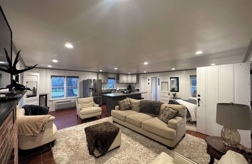 Wagoner County House | Rustic Seclusion at Red Baron Ranch
