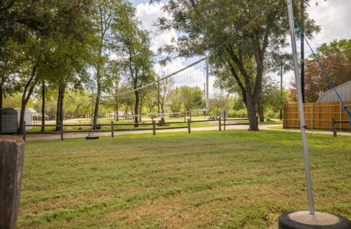 Burnet RV Rental | RV Site - Pull Through 27