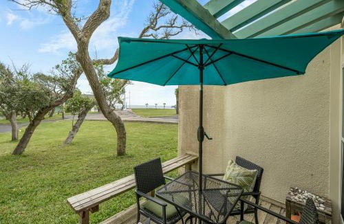 Rockport Apartment | Sailing Windward