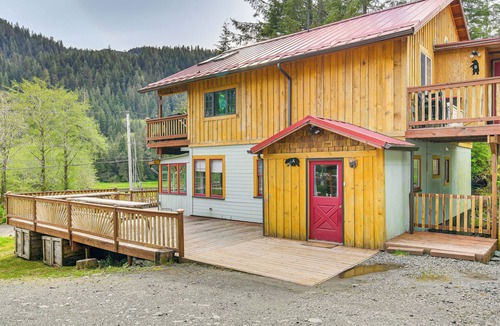 Ketchikan House | Salmon Return & Wildlife Roam: Ketchikan Getaway!