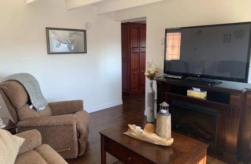 Twillingate House | Salty B'y & Nook