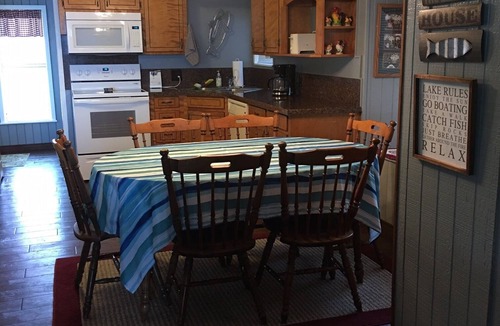 Jasper House | Sam Rayburn Lake Waterfront: 3 BR, 2 Bath, Sandy Beach, Swim, Fish, Hike, & WiFi