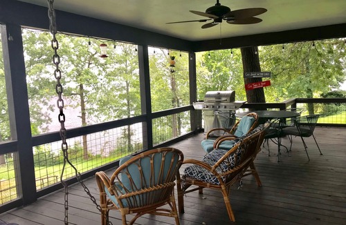 Jasper House | Sam Rayburn Lake Waterfront: 3 BR, 2 Bath, Sandy Beach, Swim, Fish, Hike, & WiFi