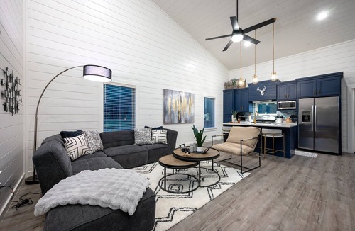 Pickens Cabin | Sauna, Bar, Big Patio, Hot Tub, Fire Pit, Pets, Anytime Wine