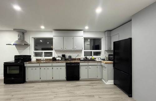 Agincourt House | Scarborough Private Home - 3BR 2BA - 5 min to 401H