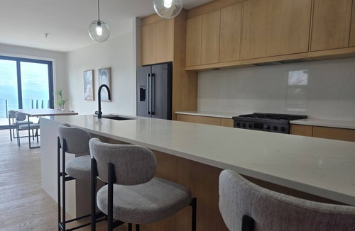 Grand Bend Condo | Scoots Beach Shack Beachfront Condo 5BR