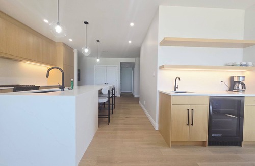 Grand Bend Condo | Scoots Beach Shack Beachfront Condo 5BR
