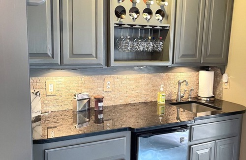 Norman House | SEC Playoffs! Charming, spacious 4Bed 3bath; 5 min walk to OU, STADIUM VIEW!