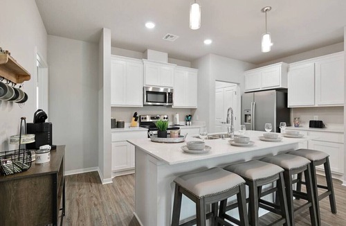 Bryan Condo | SEC Station ~ Efficient & Cozy for a small group!