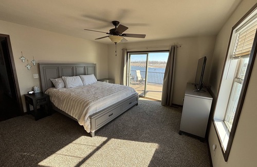 Cuming County House | Secluded Elkhorn River Retreat. Full sized home overlooking 250+ acre lake.