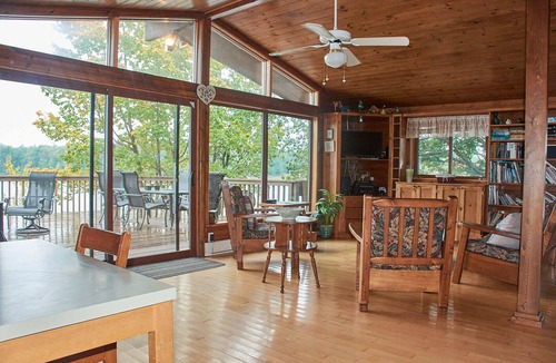 Severn Cottage | Secluded family cottage on Sparrow Lake, Muskoka