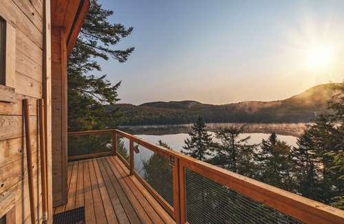 Saint-Faustin-Lac-Carre House | Secluded perched treehouse by the lake | Lodging #18