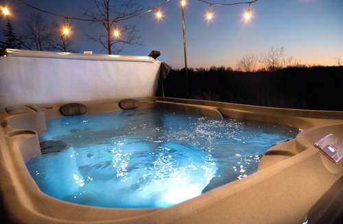 Newton County Cabin | Secluded Wellness Cabin: Sauna, Hot Tub & Views