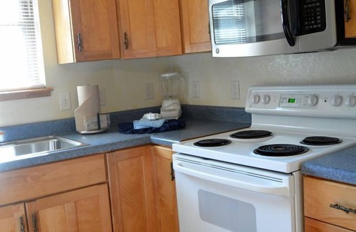 Mount Ida Cottage | Serene Cottage with Pool, Jacuzzi and Lake Views in Mount Ida, Arkansas