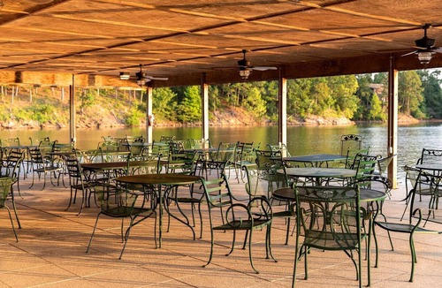 Mount Ida Cottage | Serene Cottage with Pool, Jacuzzi and Lake Views in Mount Ida, Arkansas