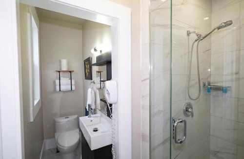 Niagara Falls Hotel | Serene Niagara Inn