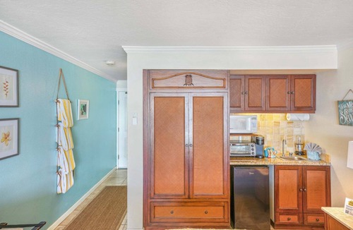 Wailua Apartment | Serenity | Islander on the Beach Oceanfront Studio with AC