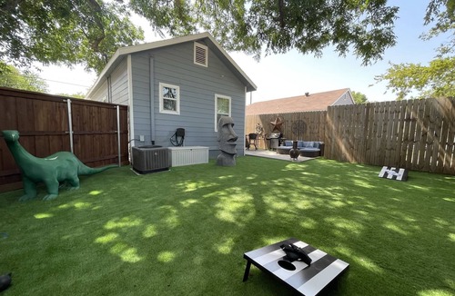 McKinney Cottage | Serenity Now-Downtown McKinney showplace