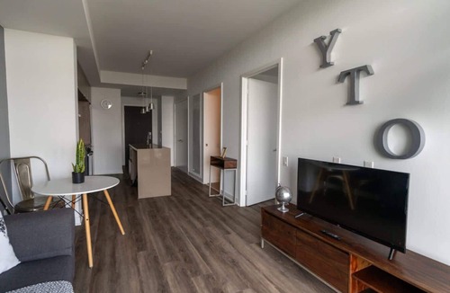 Willowdale Apartment | Serviced 1 Bedroom Apartment in North York | Pivot Building