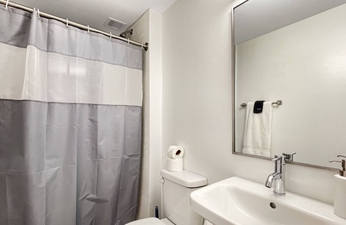 Downtown Des Moines Apartment | Settle in comfortably with this extended-stay studio near hospitals, featuring a welcoming space with everything you need for a convenient and relaxing stay.