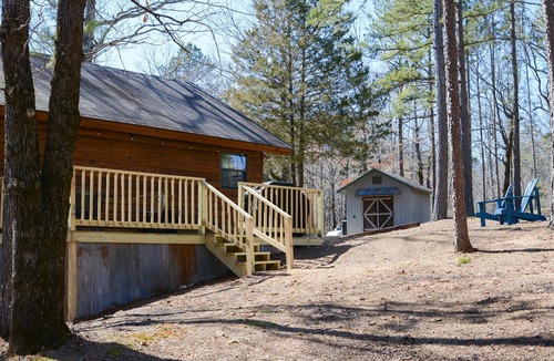 Board Camp Cabin | Shady Bend Bunk house, sleeps 4, 1 mile from the WPG south trail head.