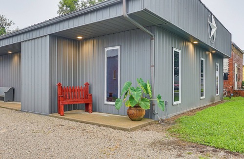 Fredonia Apartment | Shared Outdoor Space: Quaint Studio in Fredonia