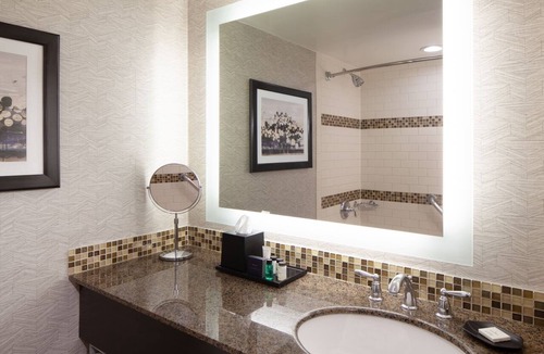 Downtown Anchorage Hotel | Sheraton Anchorage Hotel