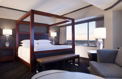 Downtown Anchorage Hotel | Sheraton Anchorage Hotel