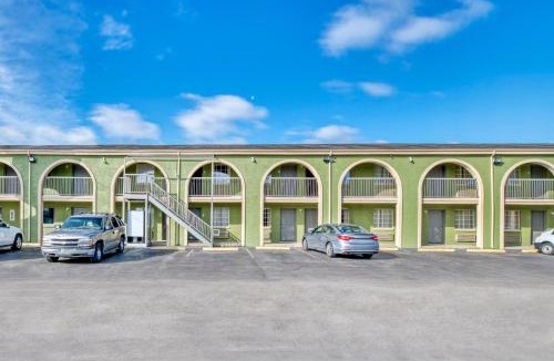 Channelview Hotel | Sienna Inn Channelview, TX