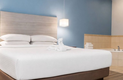 Hamilton Hotel | Signature Inn & Suites Hamilton