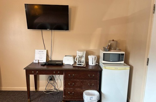 Central Huron Hotel | Silver Birch Motel