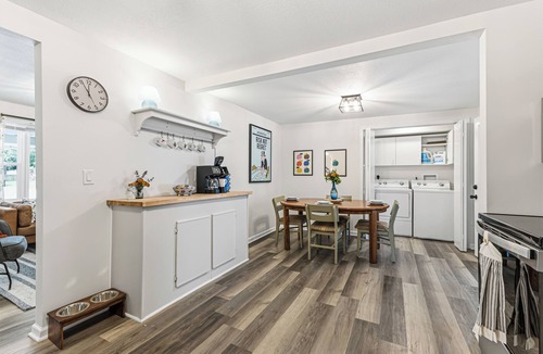 St. Joseph House | Single-Level 4BR Home | 3-Bay Garage