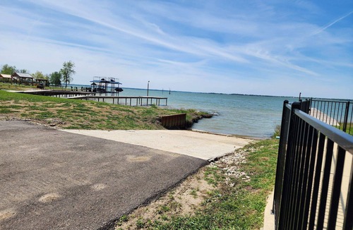 Kerens RV Rental | Site 162 @ Peninsula Point