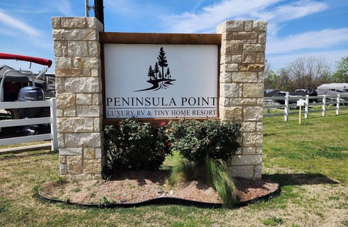 Kerens RV Rental | Site 22 @ Peninsula Point