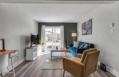 Long Sault Apartment | Sleeps 12 Pet Wifi 10 mins to Cornwall