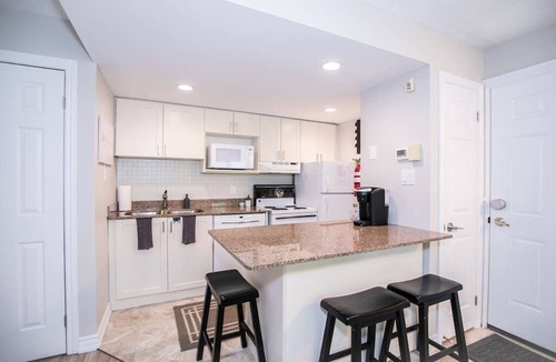 Craigleith Condo | Slopeside Sanctuary - Ski in/Ski out