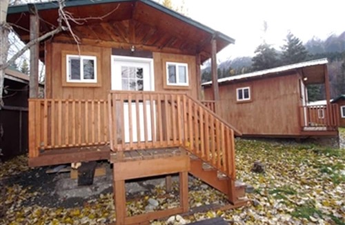 Cooper Landing Cabin | Small Group Cabin Ideal to Relax and Explore Nature in Alaska