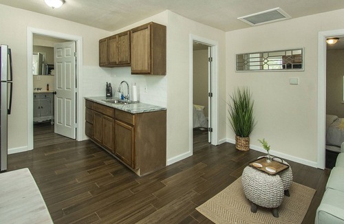 Rowlett Cottage | Small town/ Downtown Private 2 Bedrooms Garden Suite @ DART train