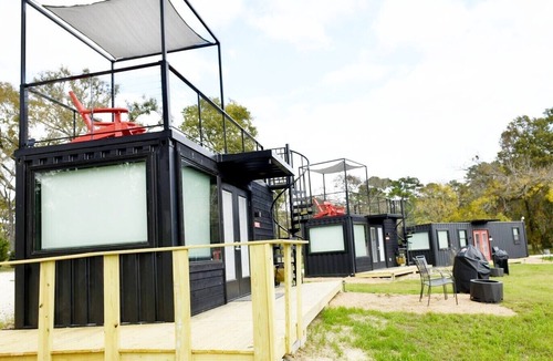 Willis House | Smoke Shack-2 mins to Lake Conroe! Rooftop deck, Heated Pool, Fire Pit