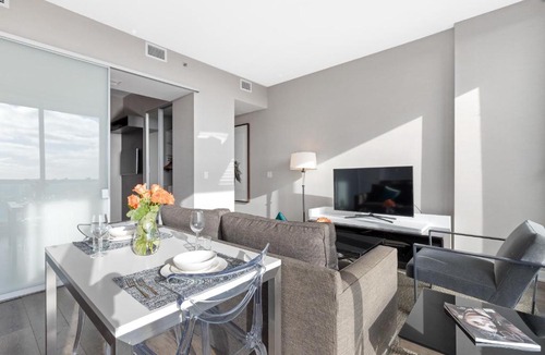 Centretown Apartment | SOHO Residences Lisgar